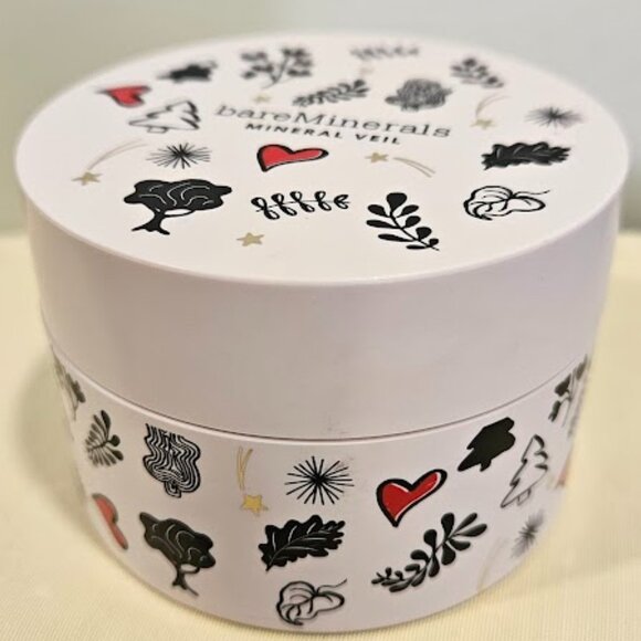 bareMinerals Mineral Veil Diamond Light Finishing Powder .38 OZ - Picture 2 of 4